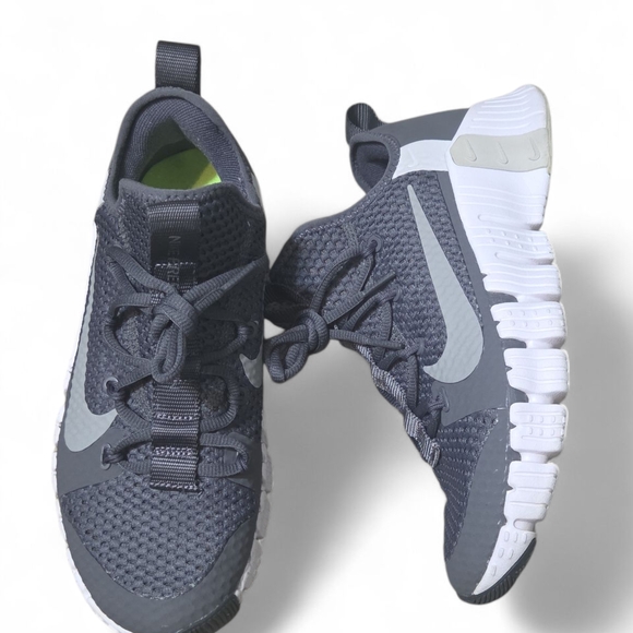 Nike Free Metcon 2 Men’s Training Shoes Gray/White Size 7.5 – Lightweight & Flex
